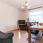 Six-bedroom In Sv Filip I Jakov *