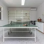 Six-bedroom In Sv Filip I Jakov بيت للعطل *