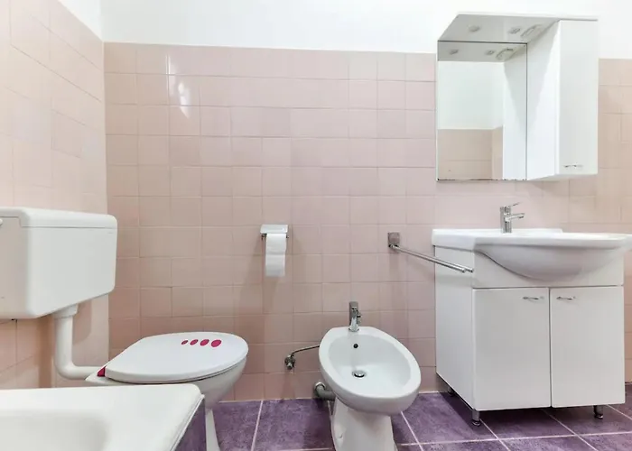 Six-bedroom In Sv Filip I Jakov * Brkic
