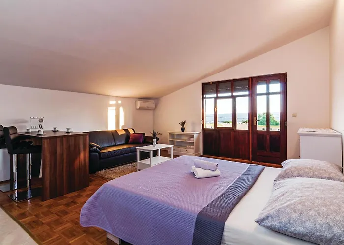 Six-bedroom In Sv Filip I Jakov Prázdninový dům Gorica (Zadar)