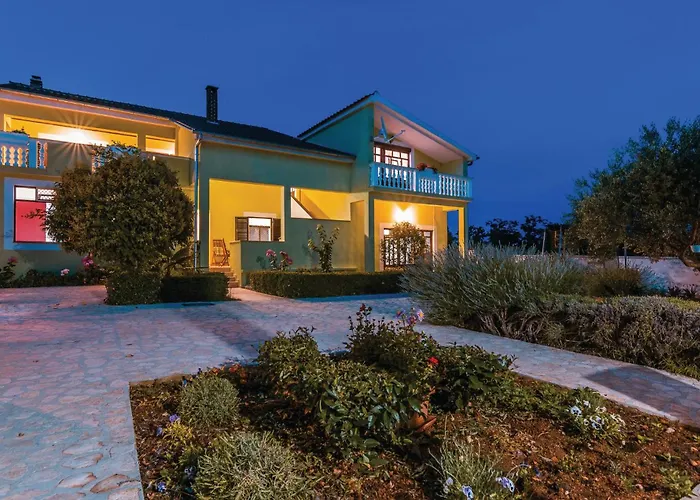 Six-bedroom In Sv Filip I Jakov Prázdninový dům Gorica (Zadar)