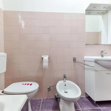 Six-bedroom In Sv Filip I Jakov * Gorica (Zadar)