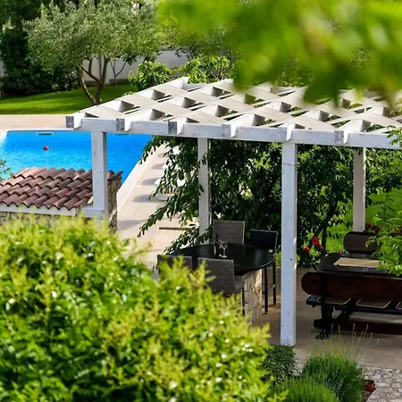 6 Bedroom Lovely In Sv, Filip I Jakov