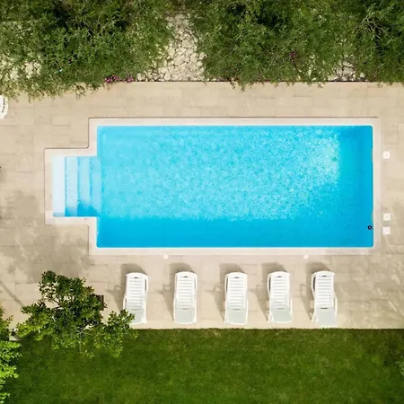 Six-bedroom In Sv Filip I Jakov 別荘 *