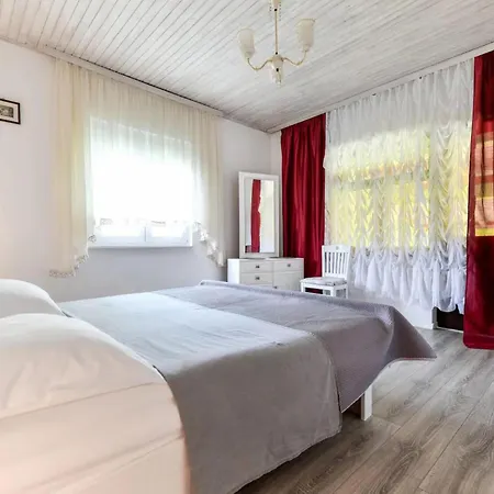 Six-bedroom In Sv Filip I Jakov بيت للعطل Gorica (Zadar)