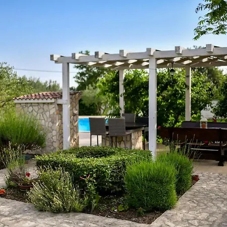 6 Bedroom Lovely In Sv, Filip I Jakov * Gorica (Zadar)