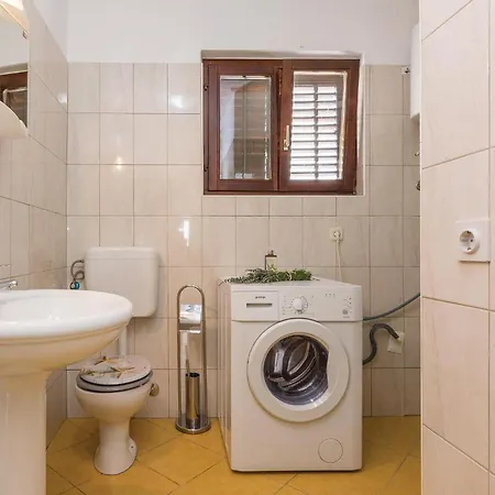 Six-bedroom In Sv Filip I Jakov * Gorica (Zadar)