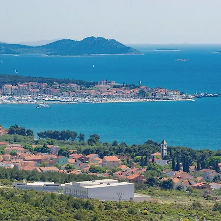 بيت للعطل Six-bedroom In Sv Filip I Jakov Gorica (Zadar)