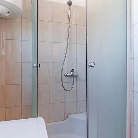 بيت للعطل Six-bedroom In Sv Filip I Jakov Gorica (Zadar)