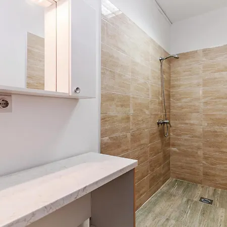 بيت للعطل Six-bedroom In Sv Filip I Jakov Gorica (Zadar)