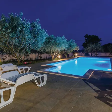 بيت للعطل Six-bedroom In Sv Filip I Jakov Gorica (Zadar)