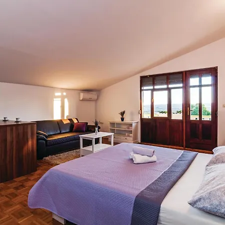 Six-bedroom In Sv Filip I Jakov بيت للعطل Gorica (Zadar)