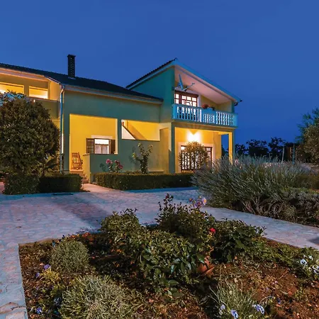 Six-bedroom In Sv Filip I Jakov بيت للعطل Gorica (Zadar)