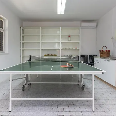 Six-bedroom In Sv Filip I Jakov 別荘 *