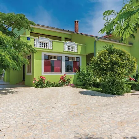 Six-bedroom In Sv Filip I Jakov * Gorica (Zadar)