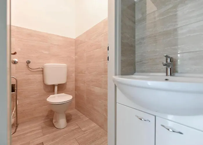 Casa vacanze Six-bedroom In Sv Filip I Jakov *