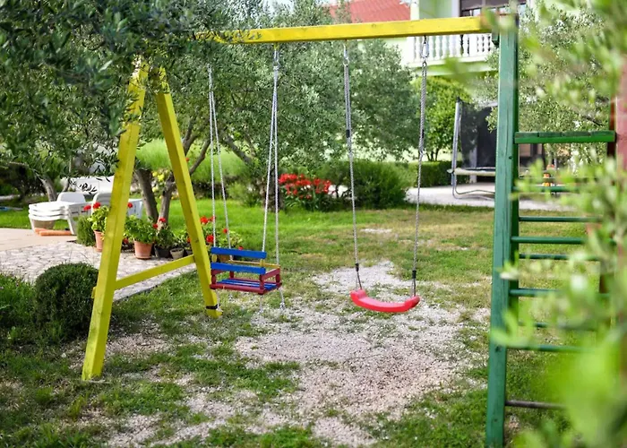 Six-bedroom In Sv Filip I Jakov Nyaraló *