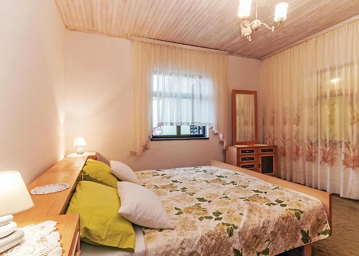 Casa vacanze Six-bedroom In Sv Filip I Jakov Gorica (Zadar)